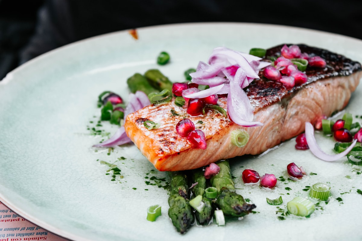 Spinat und Wildlachs Bowl